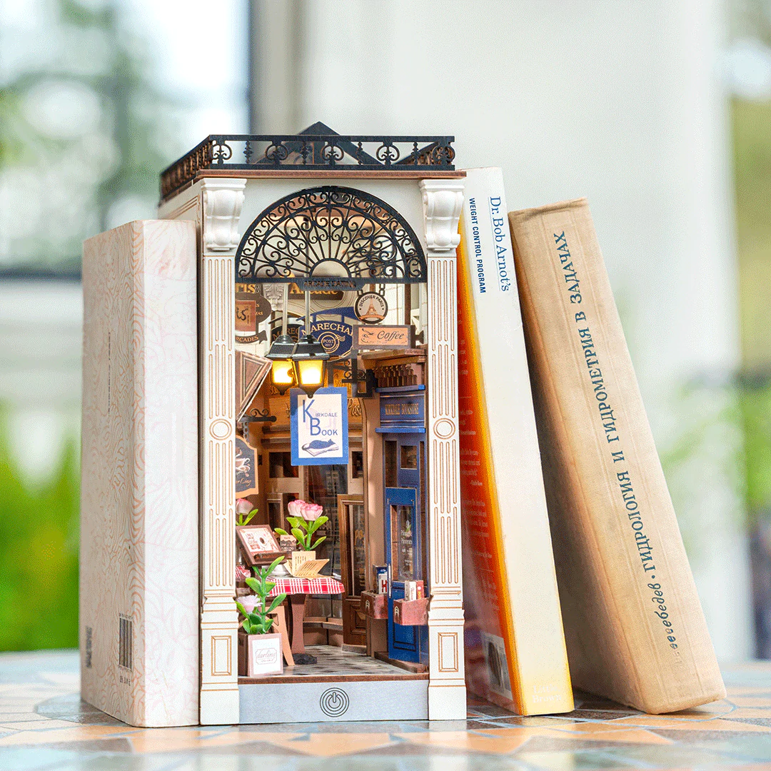 Rolife Arcade Dating DIY Book Nook Kit - Image 4
