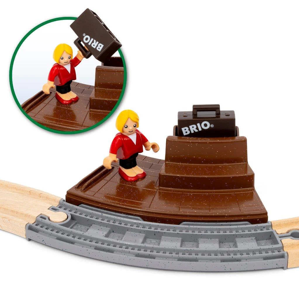 BRIO Starter Travel Train Set - Image 4