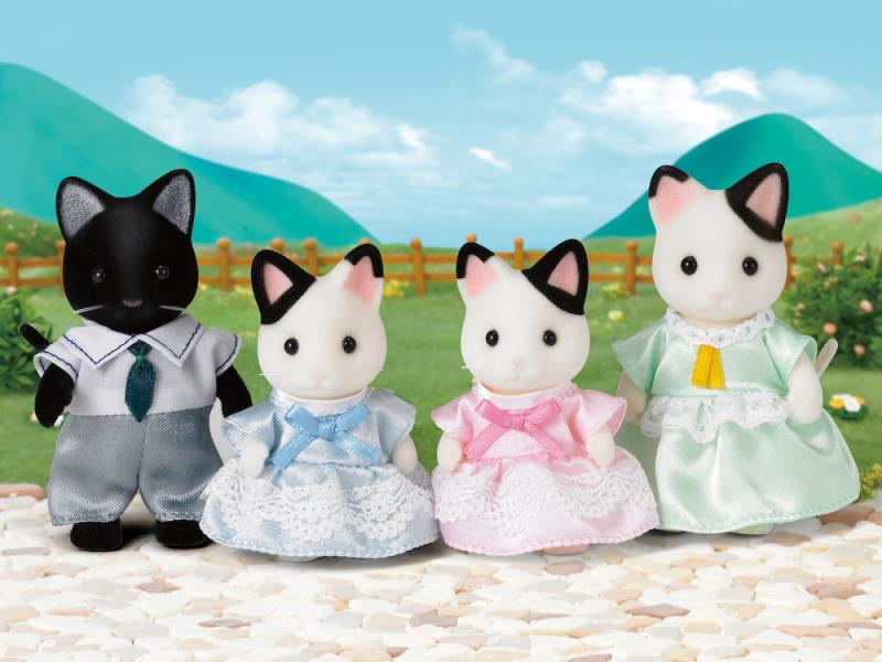 Sylvanian Families Tuxedo Cat Family - Image 3