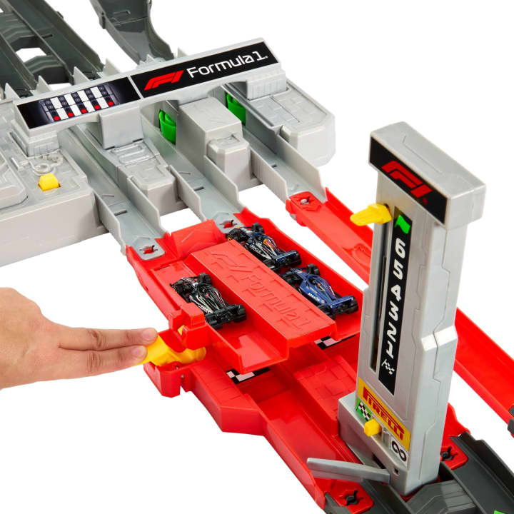 Hot Wheels Racing Grand Prix Track Set - Image 5