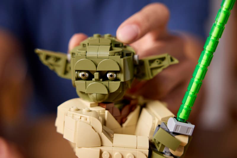 LEGO Star Wars Attack of the Clones™ Yoda™ Bust - Collectable Building Set for Adults - 75438 - Image 7