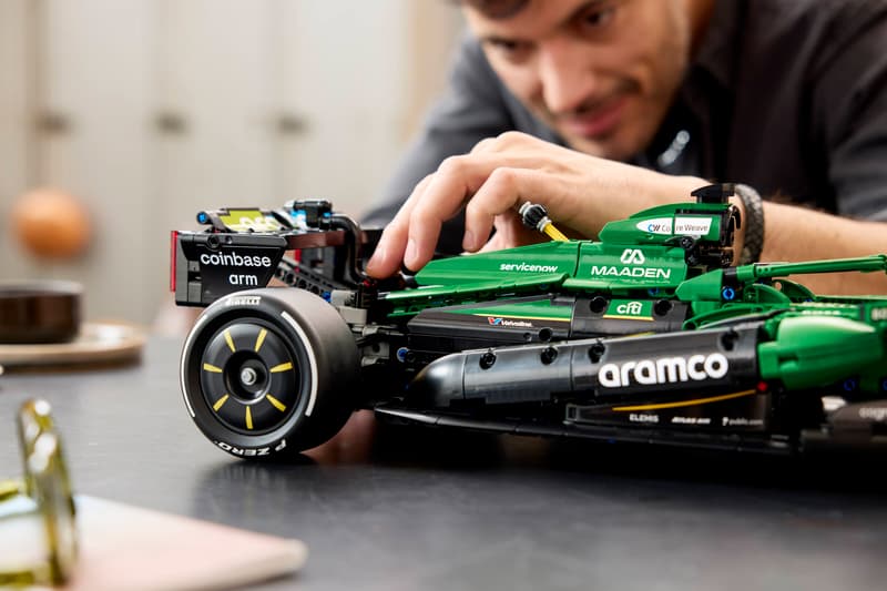 LEGO Technic Aston Martin Aramco AMR25 F1® Car - Image 8