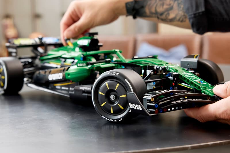 LEGO Technic Aston Martin Aramco AMR25 F1® Car - Image 9