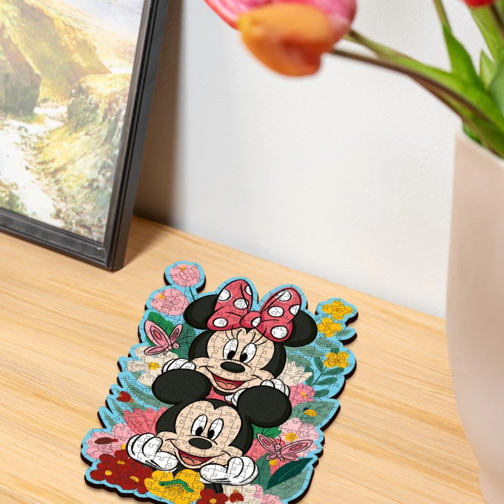Ravensburger Disney Mickey and Minnie Wooden 300 Piece Jigsaw Puzzle - Image 3