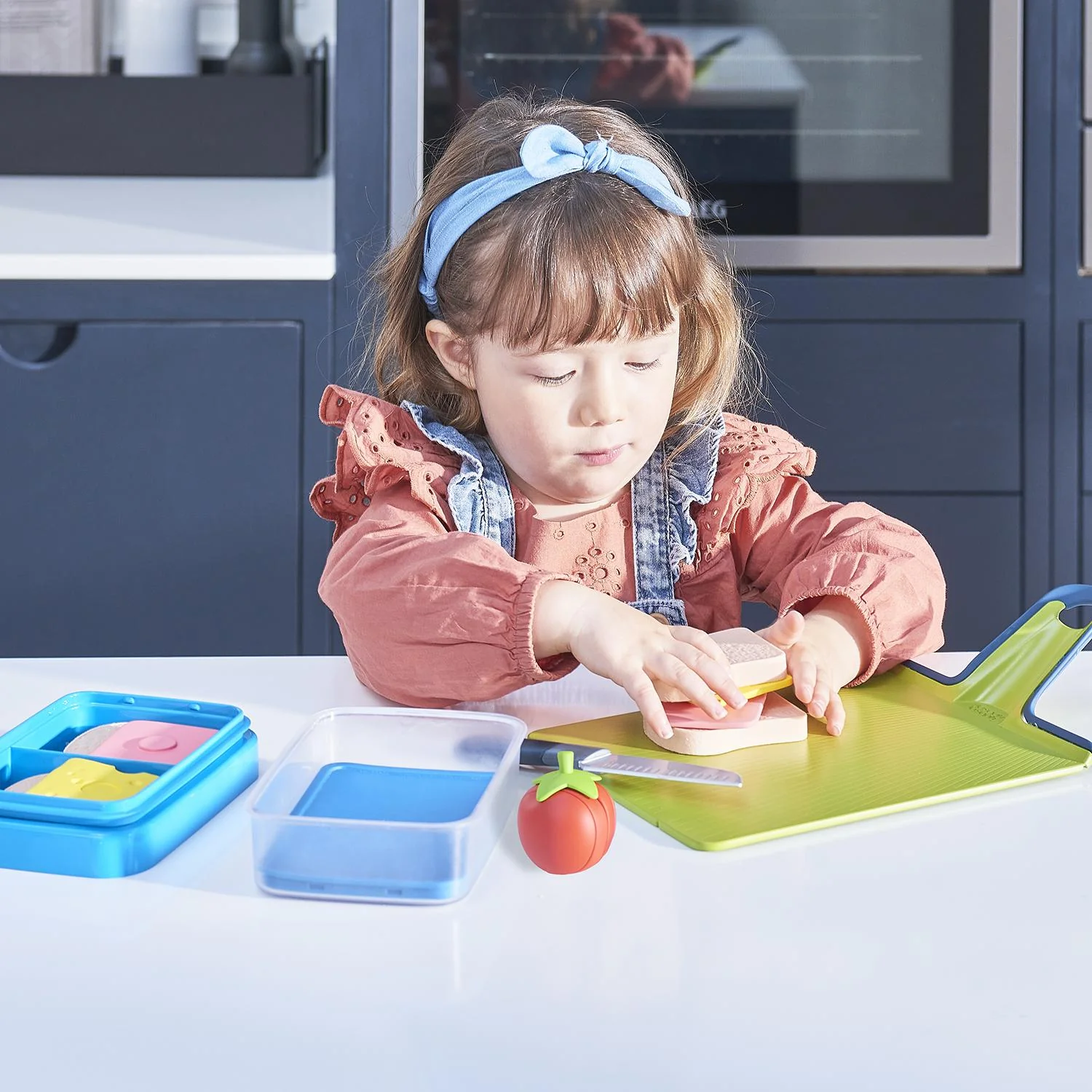 Casdon Joseph Joseph Go Eat Play Food Set - Image 7